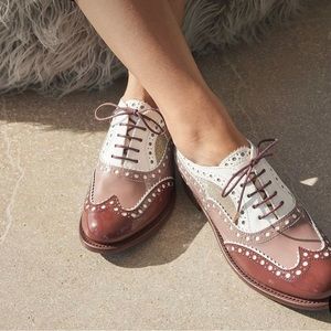 Office of Angela Scott Mr. Scott Women’s Oxford shoe.